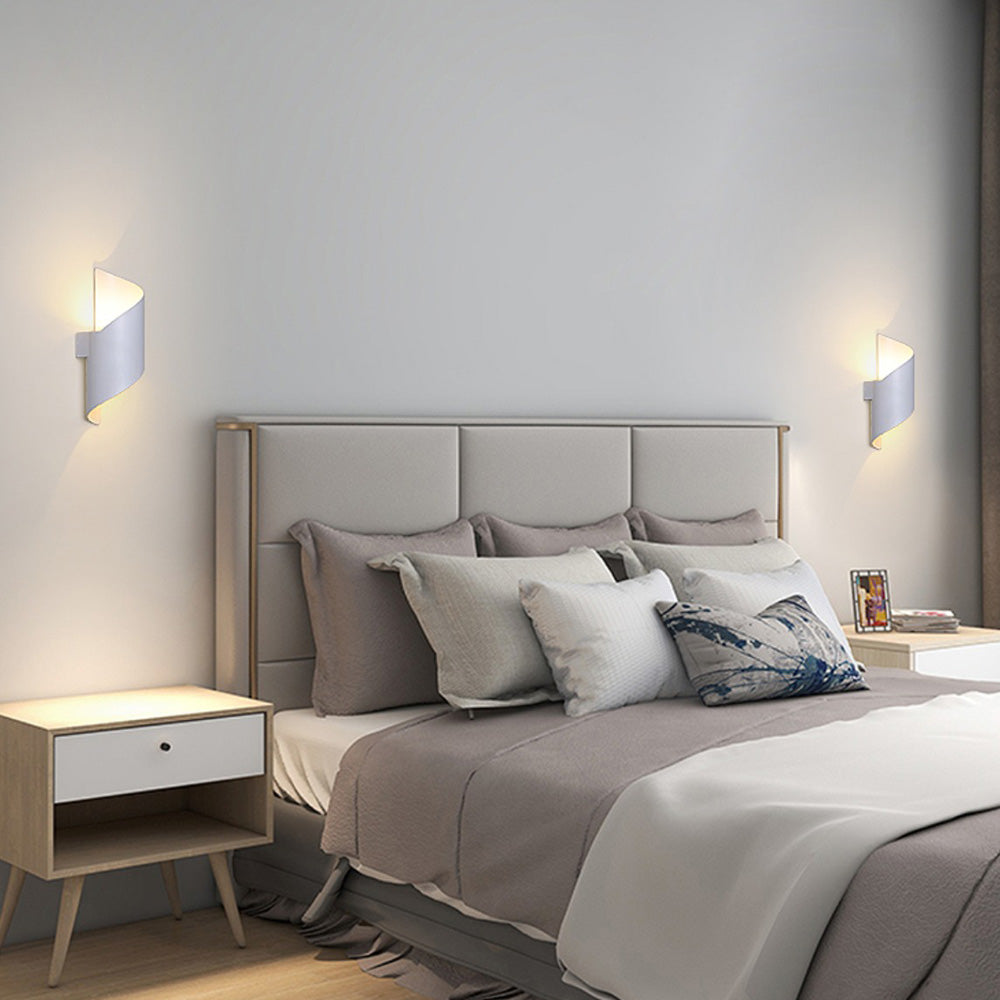 LED Wall Light with Minimalist Aluminum Design