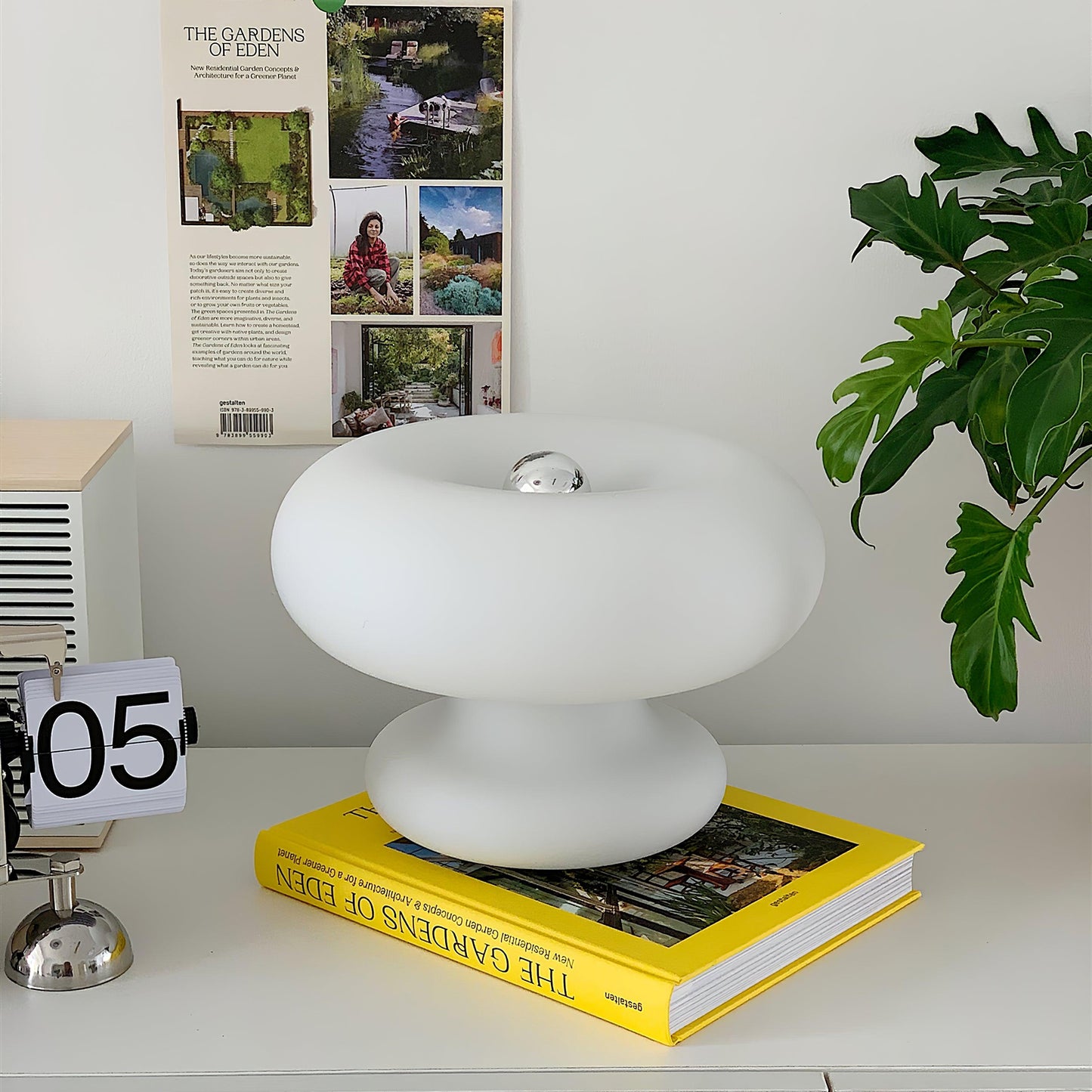 LumoDonut™ | Modern Donut-Shaped LED Table Lamp