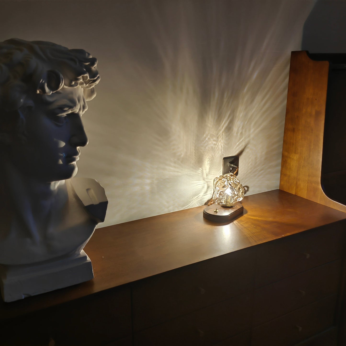 IceGlow™| Elegant Glass Table Lamp with Ambient LED Lighting