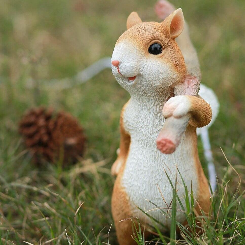 SquirrelGlow™ | Modern Squirrel Table Lamp for Cozy Home Décor