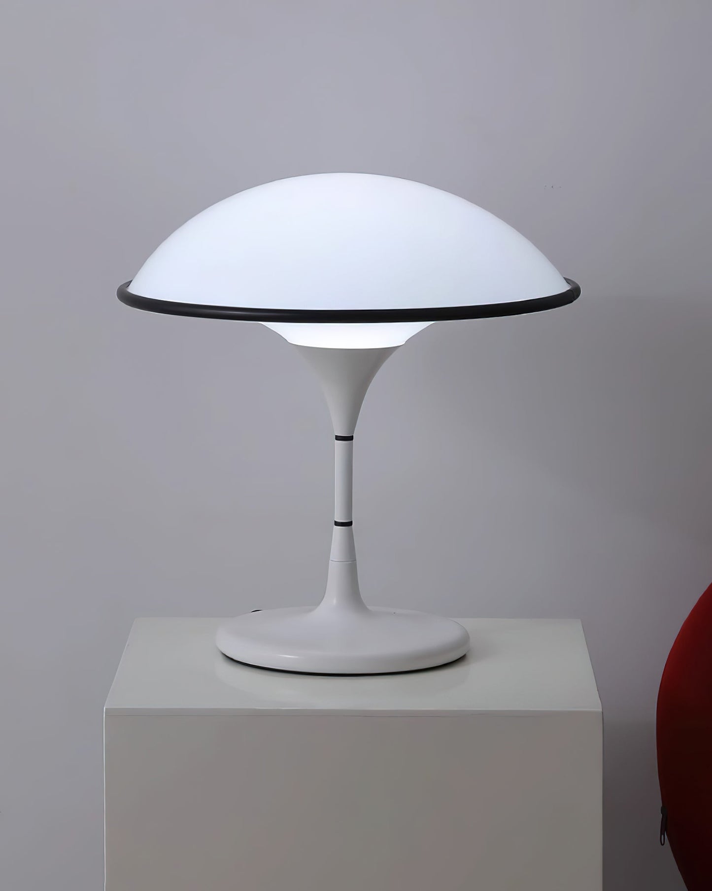 Lumera Retro Table Lamp