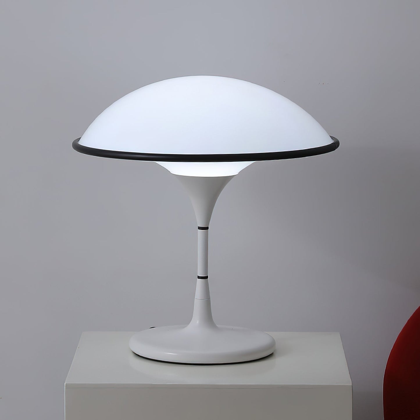 Lumera Retro Table Lamp